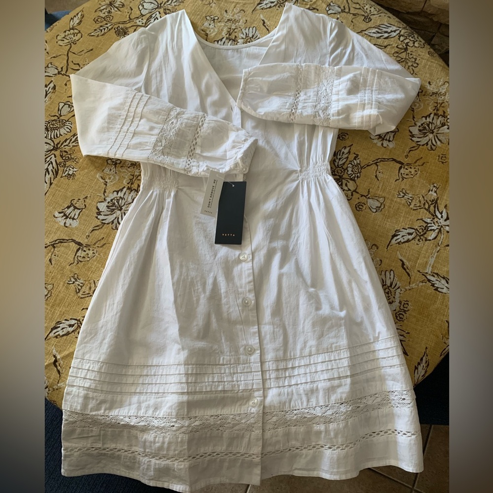 Vetta White long sleeve dress w/ Slip NWT